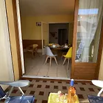 2 A 100 M De La Lägenhet *
