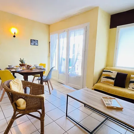Apartamento 2 A 100 M De La *