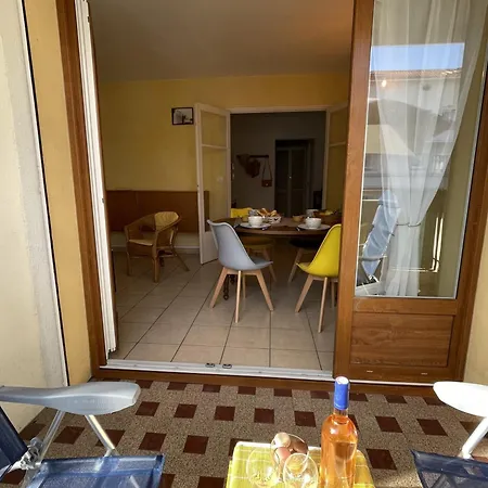 2 A 100 M De La דירה *