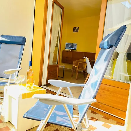 2 A 100 M De La * Fréjus