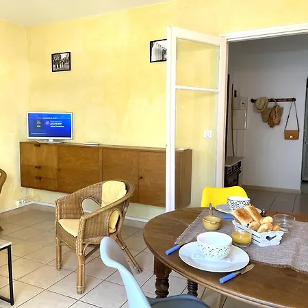 דירה 2 A 100 M De La *